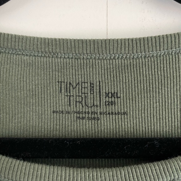 Tee - Picture 2 of 3